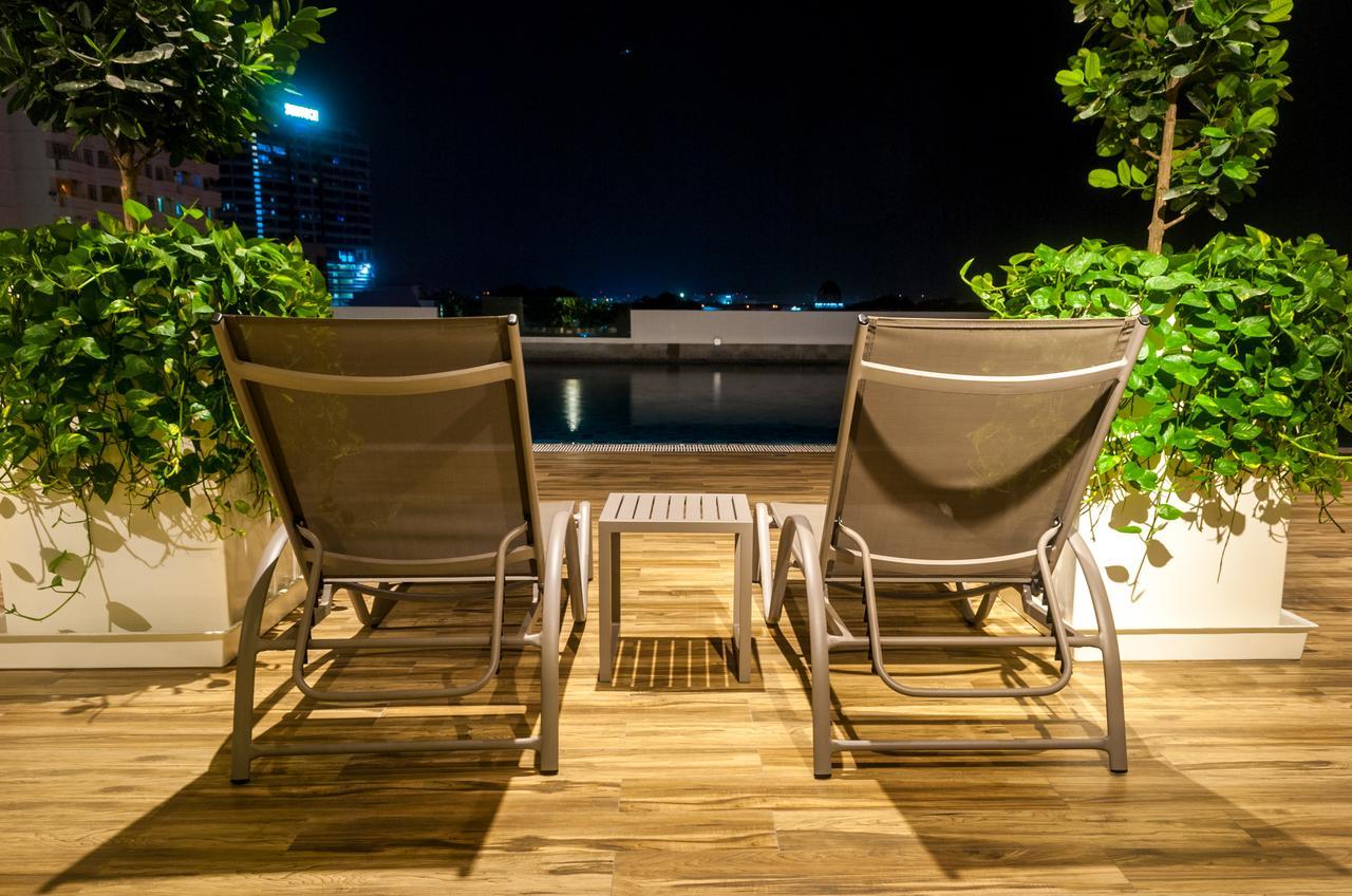 Lazy Traveler'S Suite By D Imperio Homestay Джордж Таун Екстериор снимка