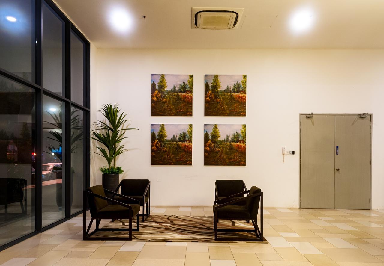 Lazy Traveler'S Suite By D Imperio Homestay Джордж Таун Екстериор снимка
